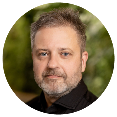 Fotografia, na której jest Artur Marcinkowski. 